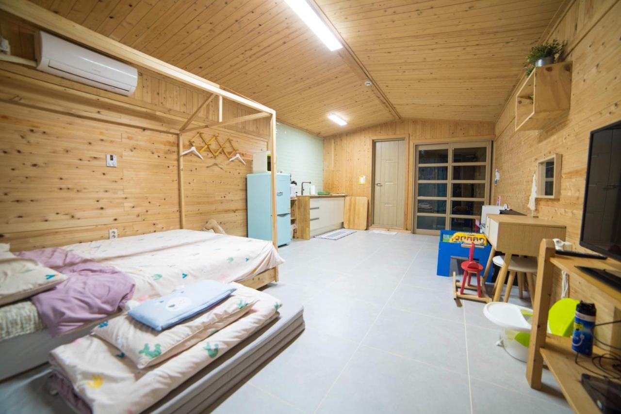 Jeju Sunflower Pension Seogwipo Exterior foto